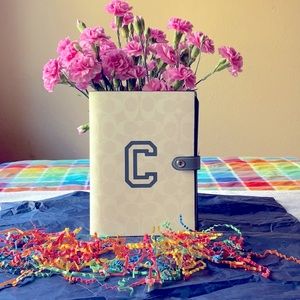 📘COACH NOTEBOOK IN SIGNATURE CANVAS WITH VARSITY MOTIF 📘NWT 📘